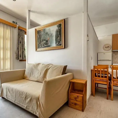 Makis Family Апартаменты