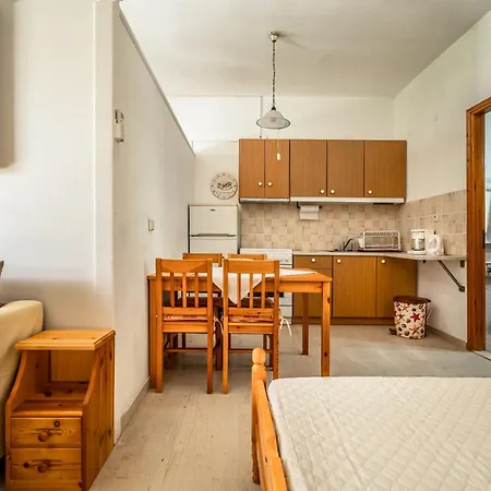 Makis Family Apartman Kateliósz